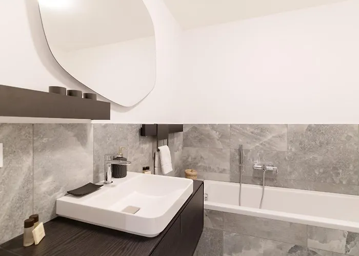 Apartment Porta Venezia - Castaldi - Repubblica Trilocale Di Lusso *